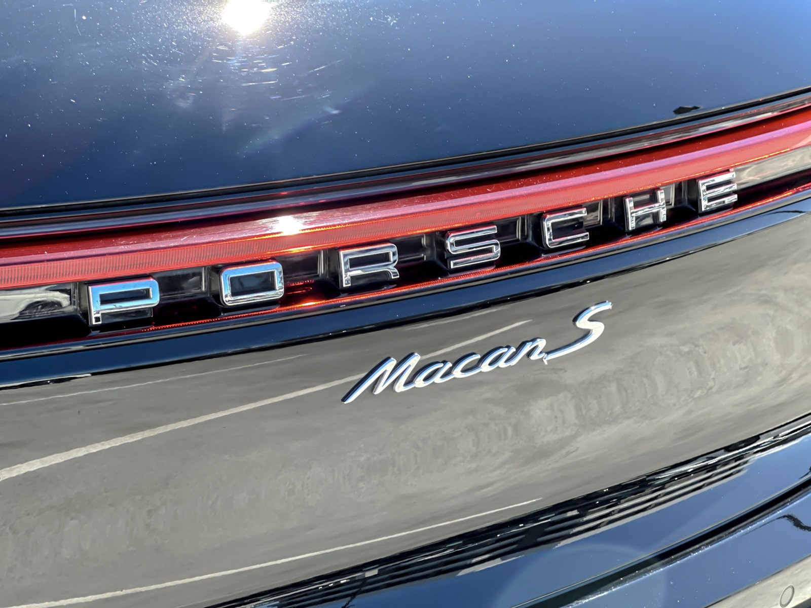 Certified 2024 Porsche Macan S AWD/4WD image 23