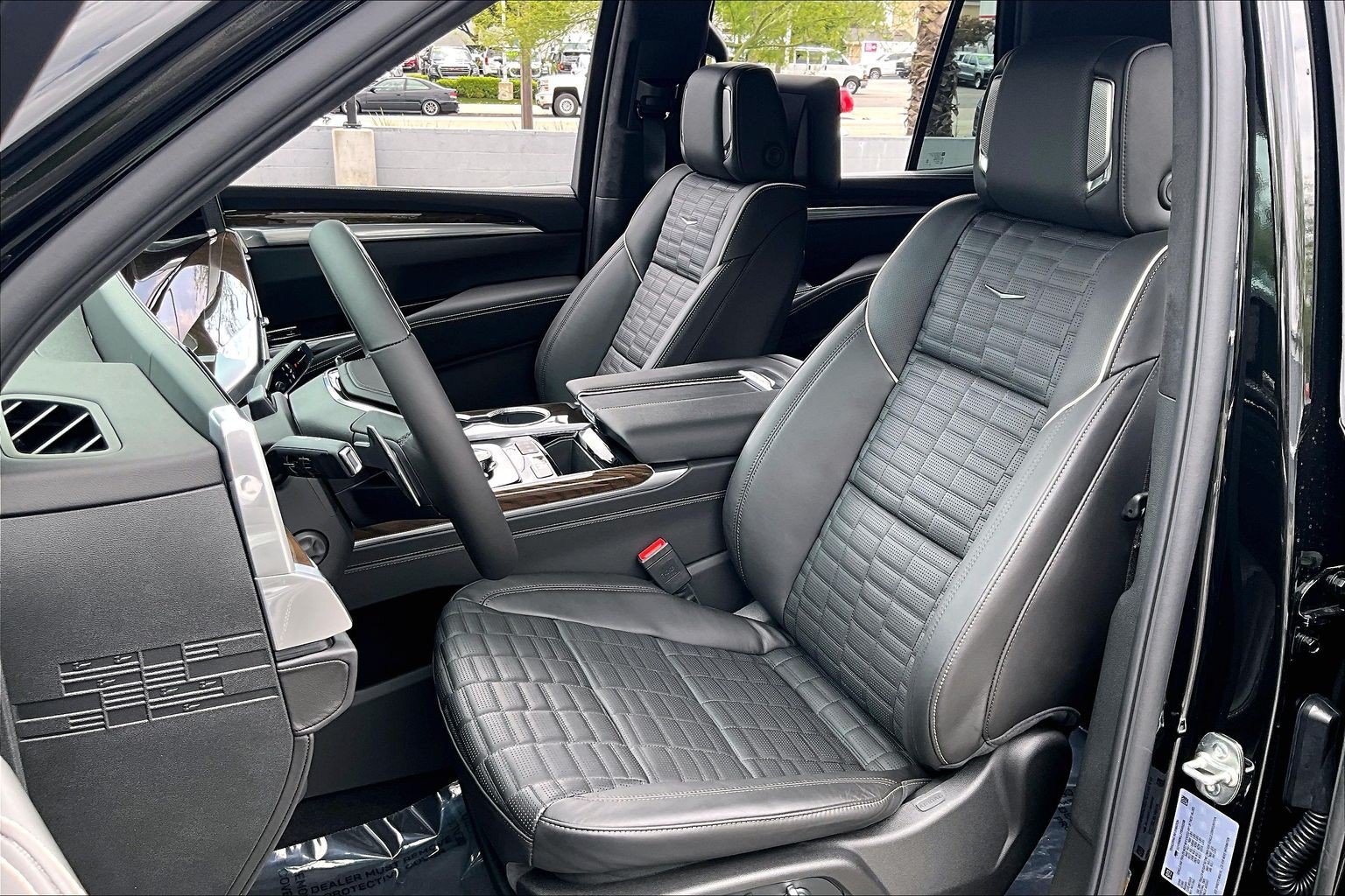 New 2026 Cadillac Escalade Platinum Luxury w/ LPO, Radiant Package AWD/4WD image 9