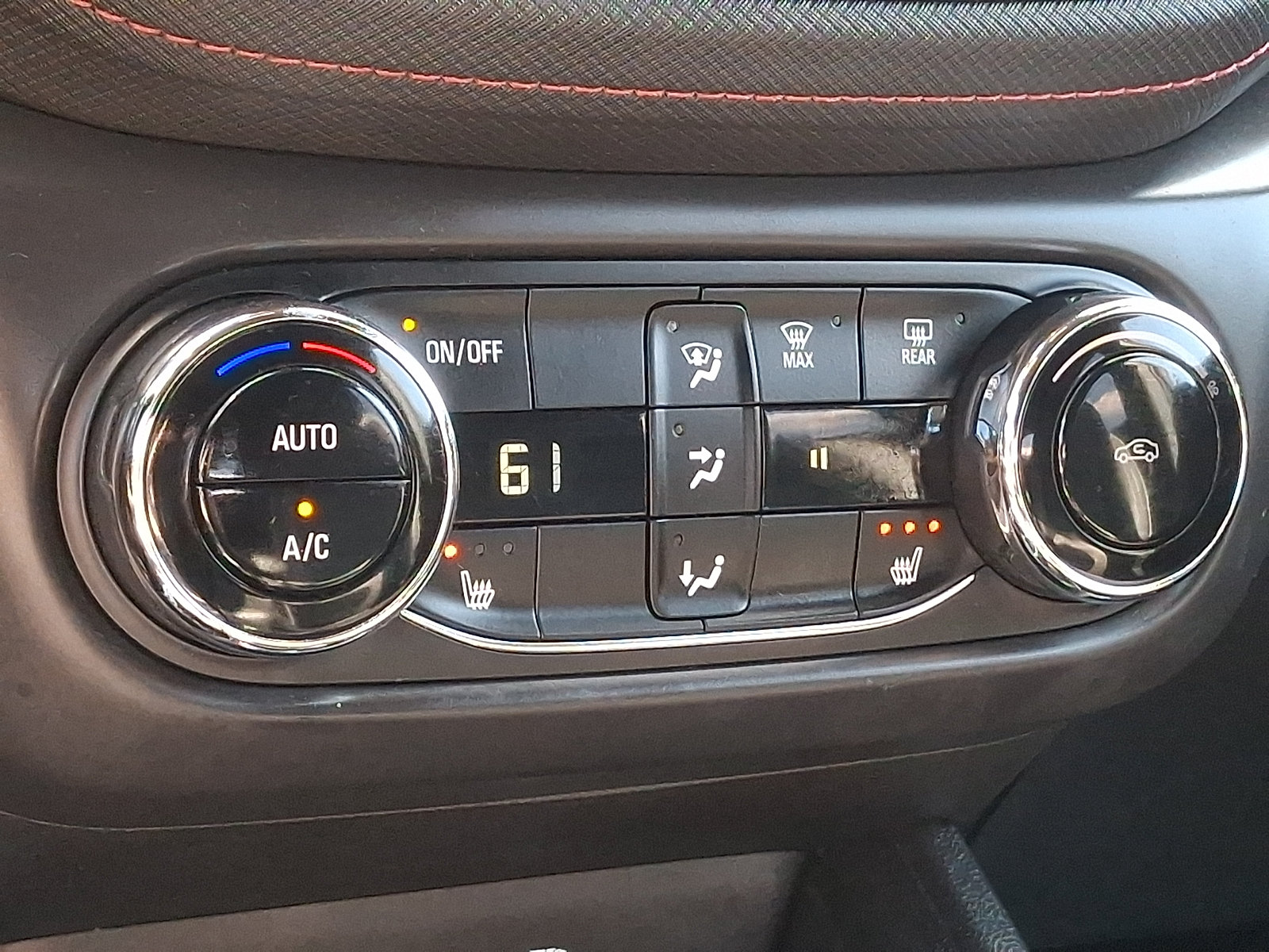 Used 2022 Chevrolet TrailBlazer RS w/ Technology Package AWD/4WD image 16
