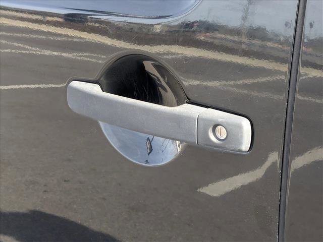 Used 2012 Nissan Frontier SV image 13