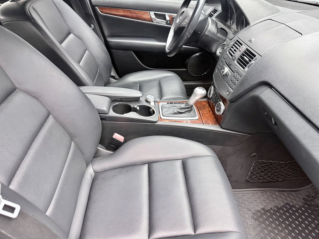 Used 2010 Mercedes-Benz C 300 4MATIC Sedan image 12