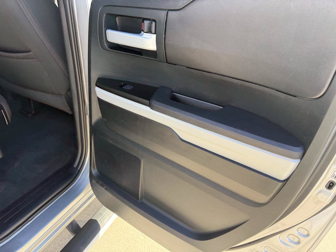 Used 2017 Toyota Tundra SR5 AWD/4WD image 19