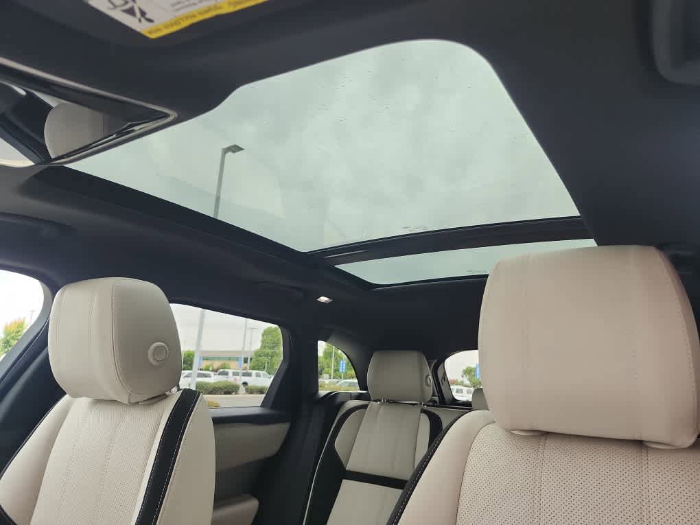 Used 2019 Land Rover Range Rover Velar R-Dynamic SE AWD/4WD image 20