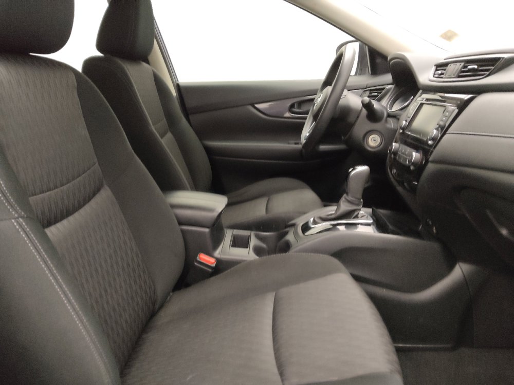 Used 2020 Nissan Rogue S FWD image 21