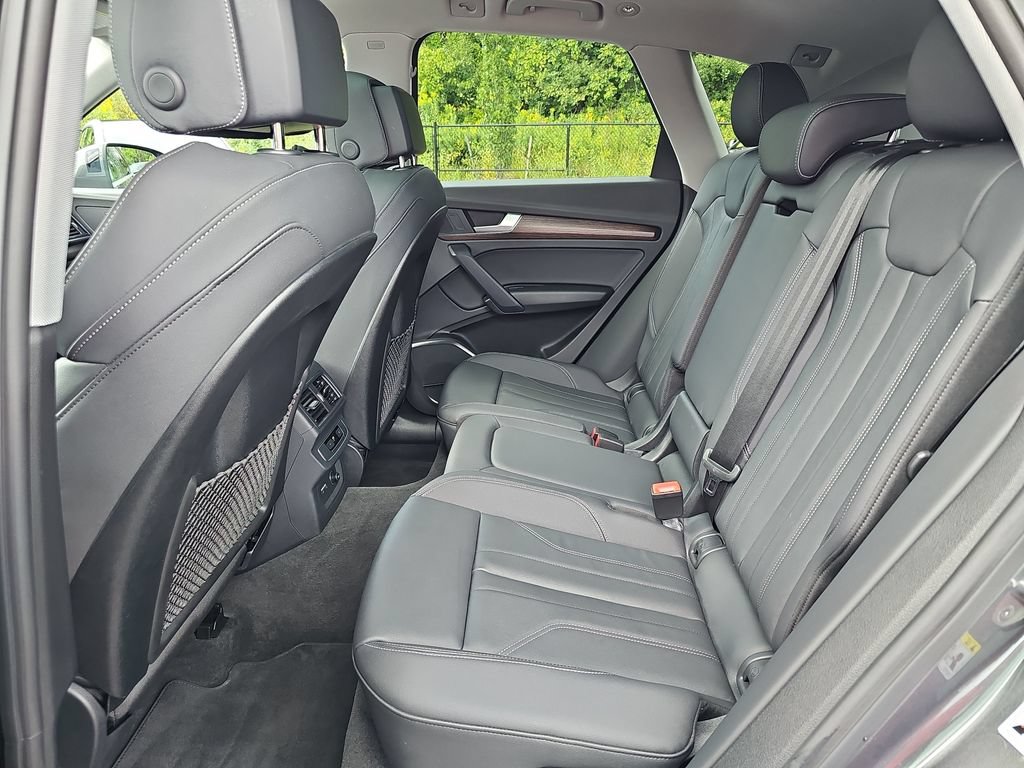 Used 2024 Audi Q5 e Premium w/ Convenience Package AWD/4WD image 27