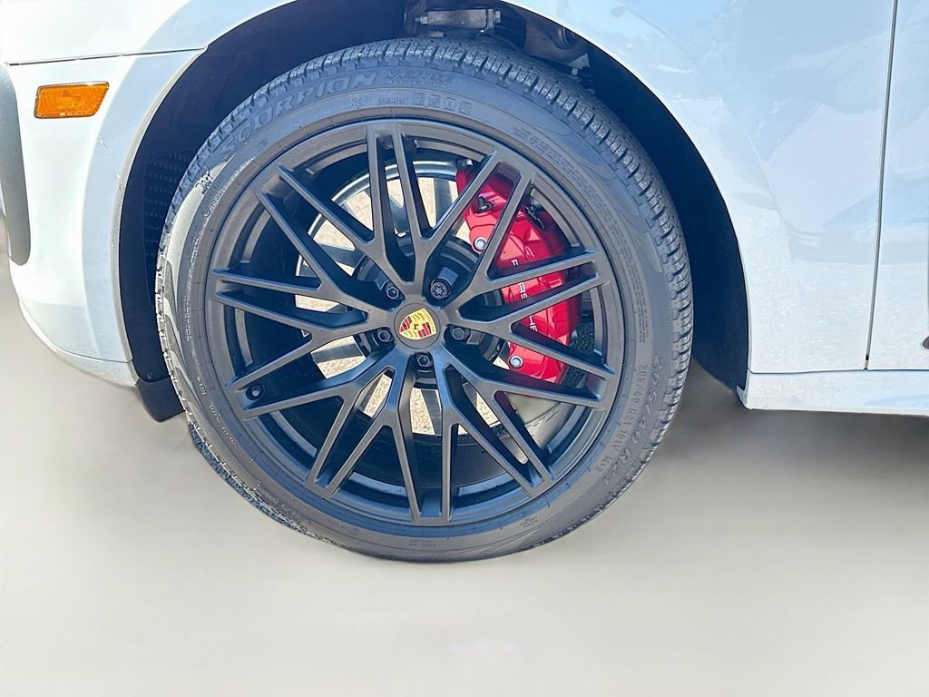 Used 2024 Porsche Macan GTS AWD/4WD image 42