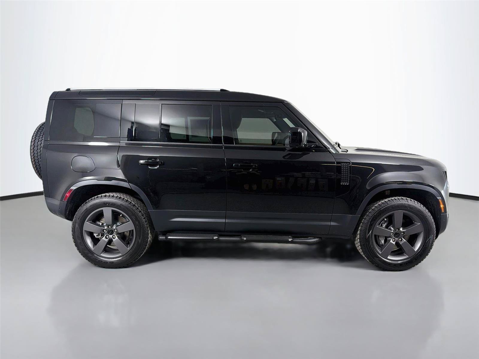 New 2026 Land Rover Defender 110 S AWD/4WD image 4