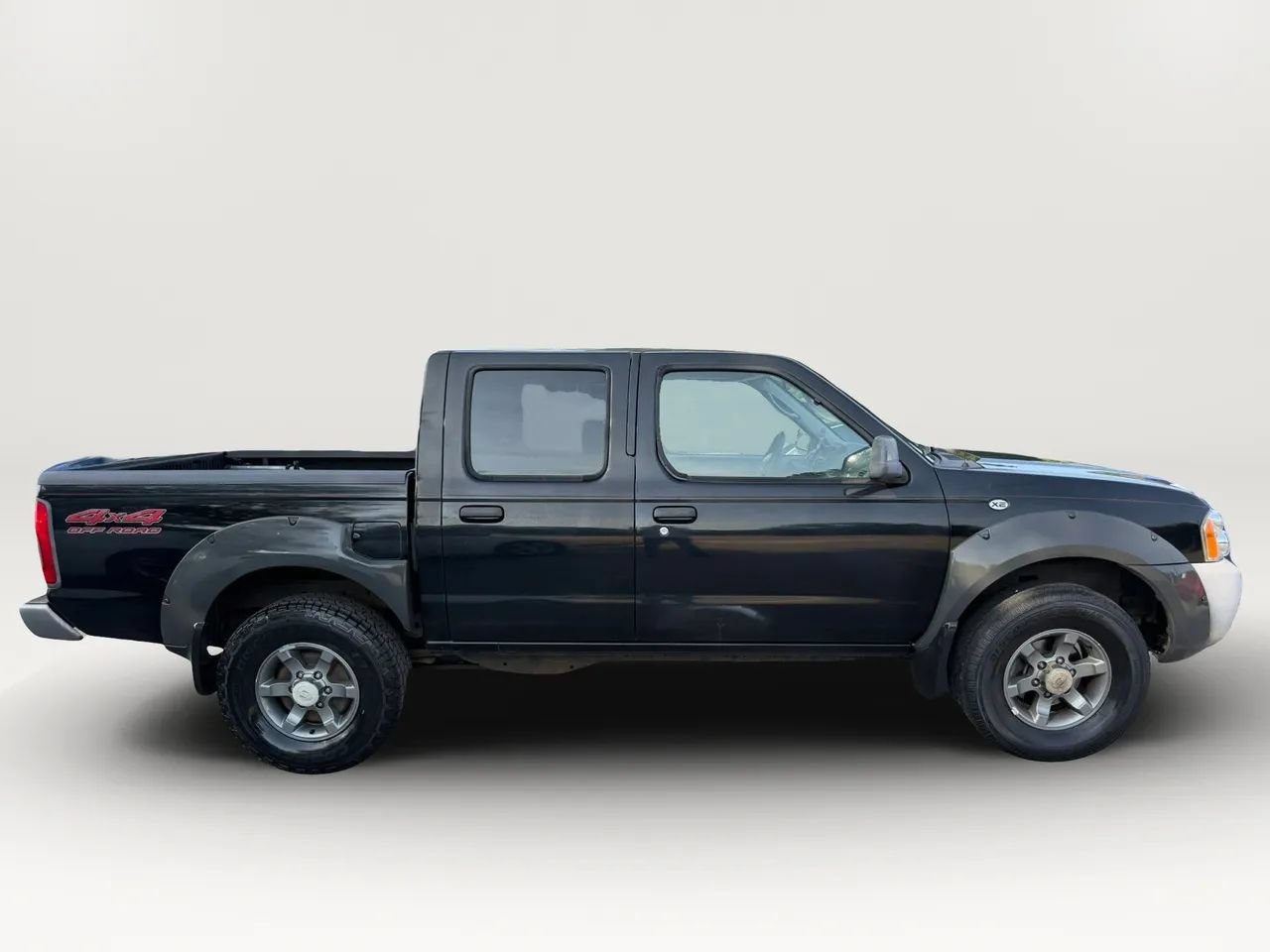 Used 2003 Nissan Frontier XE AWD/4WD image 2