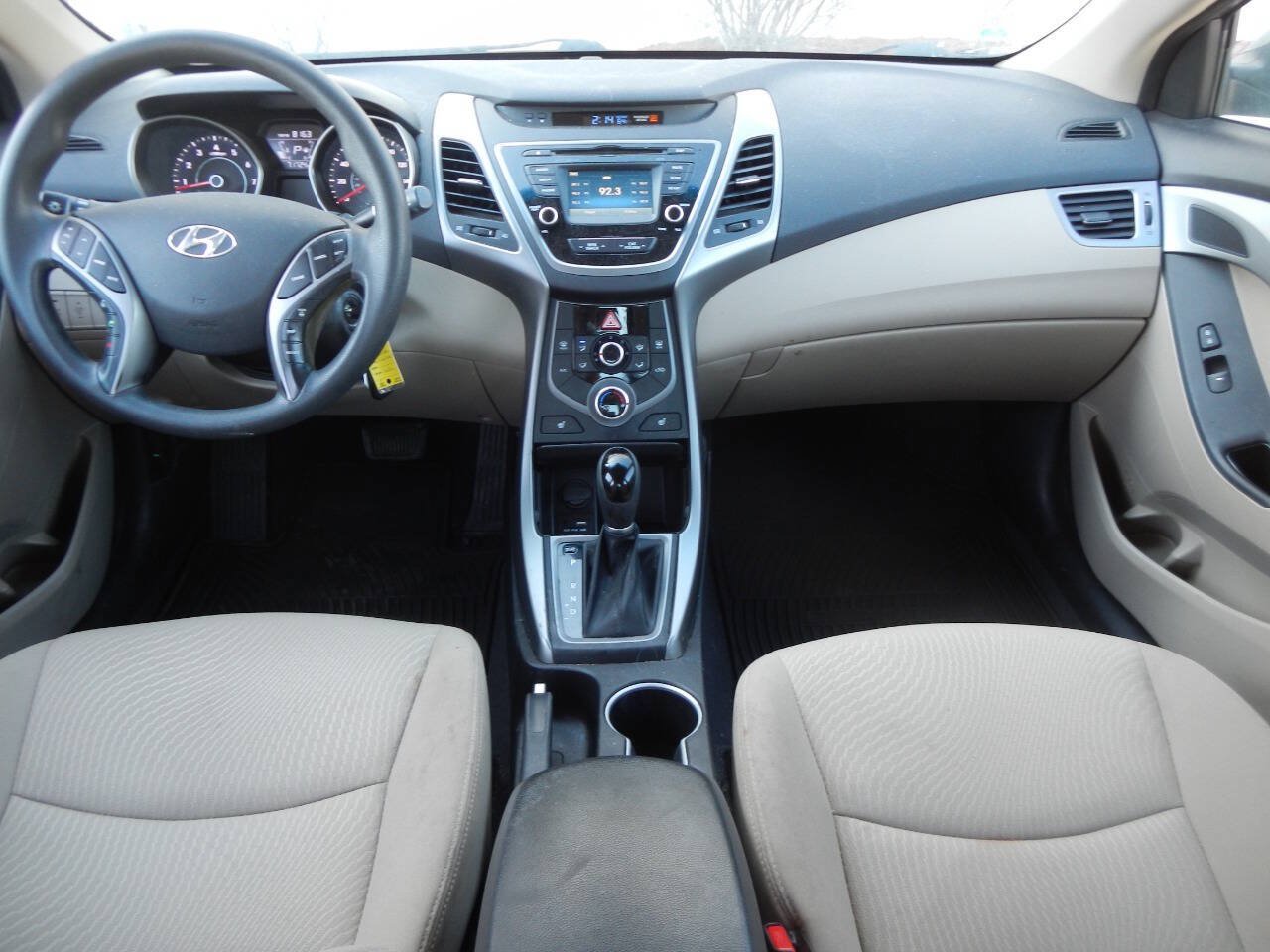 Used 2014 Hyundai Elantra SE w/ Option Group 02 FWD image 2