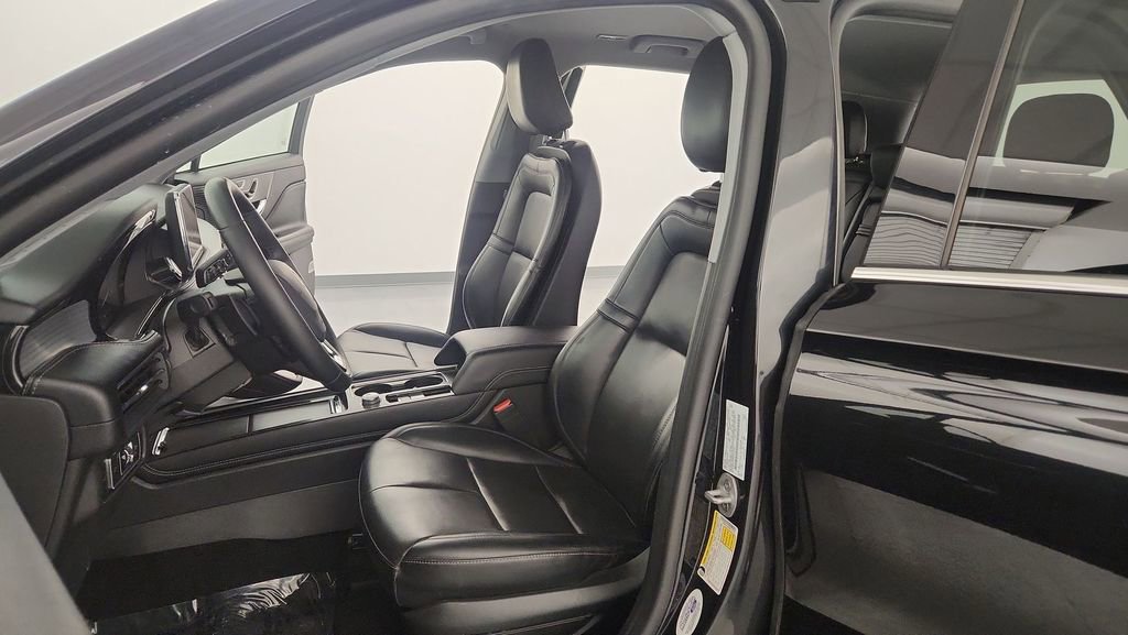 Used 2022 Lincoln Corsair AWD w/ Equipment Group 101A image 13