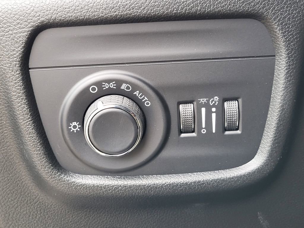 New 2026 Jeep Grand Cherokee L Laredo image 21