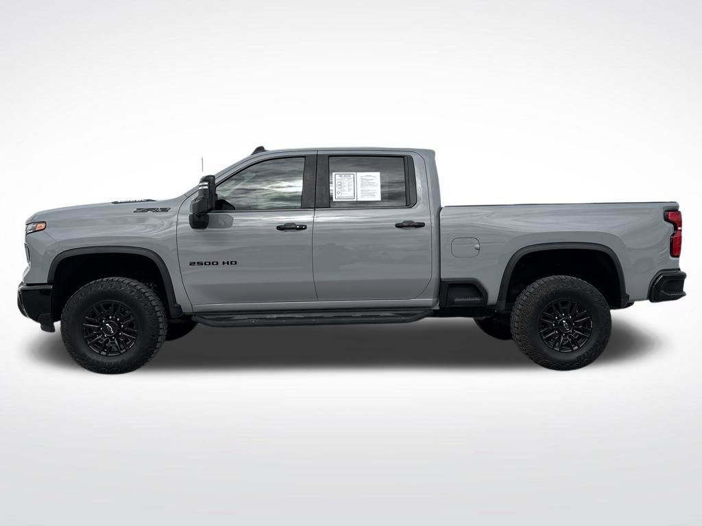 Used 2024 Chevrolet Silverado 2500 ZR2 w/ Technology Package image 2