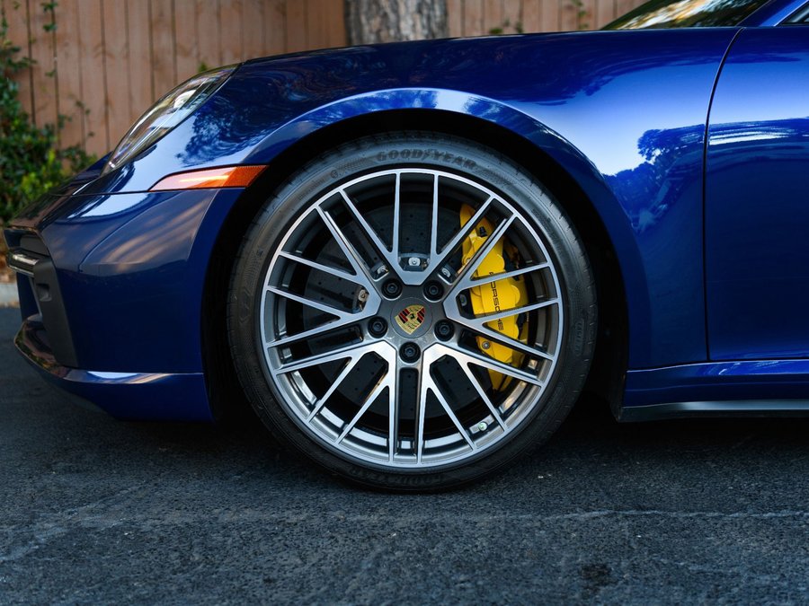 Used 2022 Porsche 911 Turbo S image 11