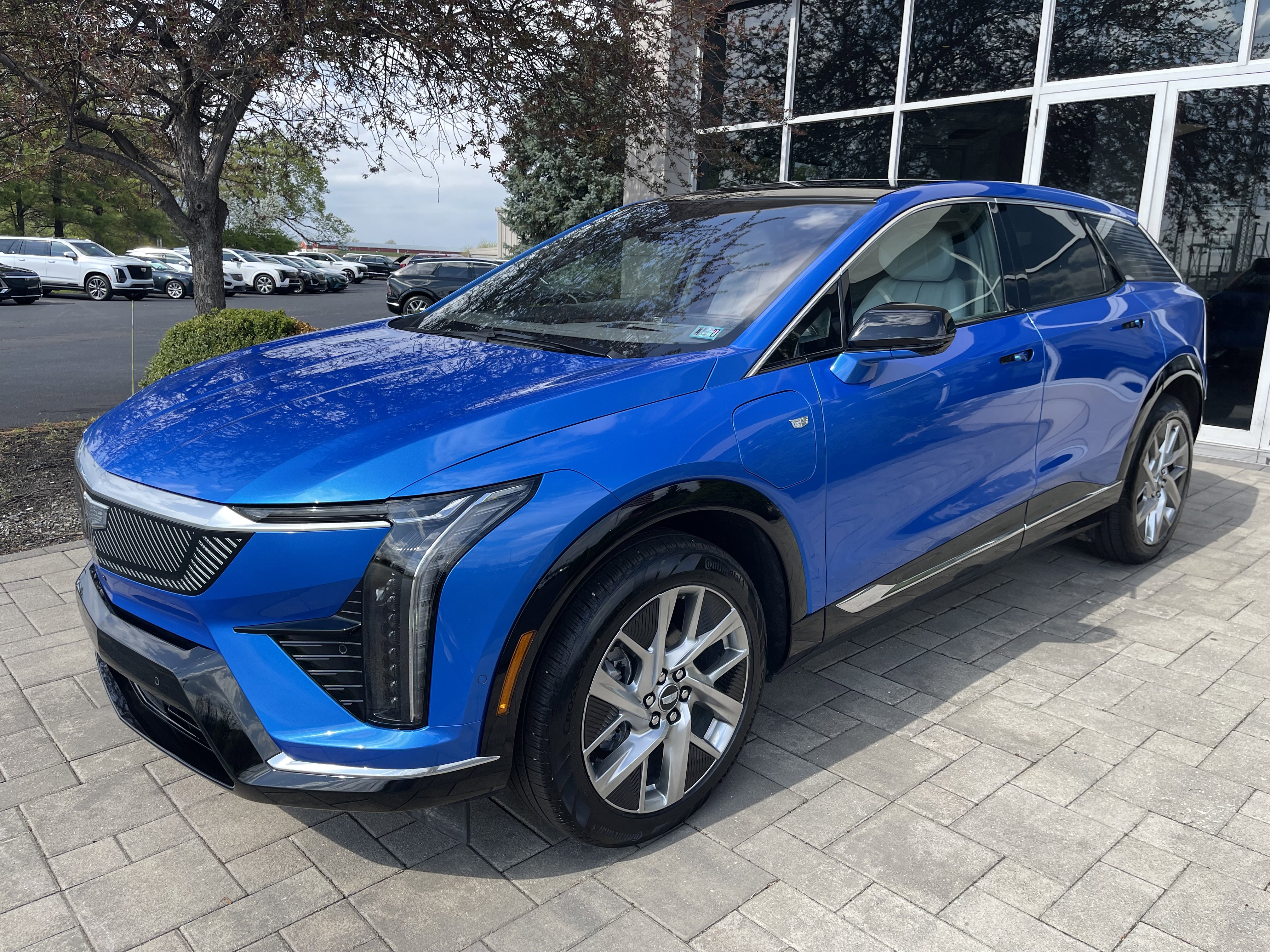 Used 2025 Cadillac Optiq Luxury 2 w/ LPO, Floor Liner Package image 3