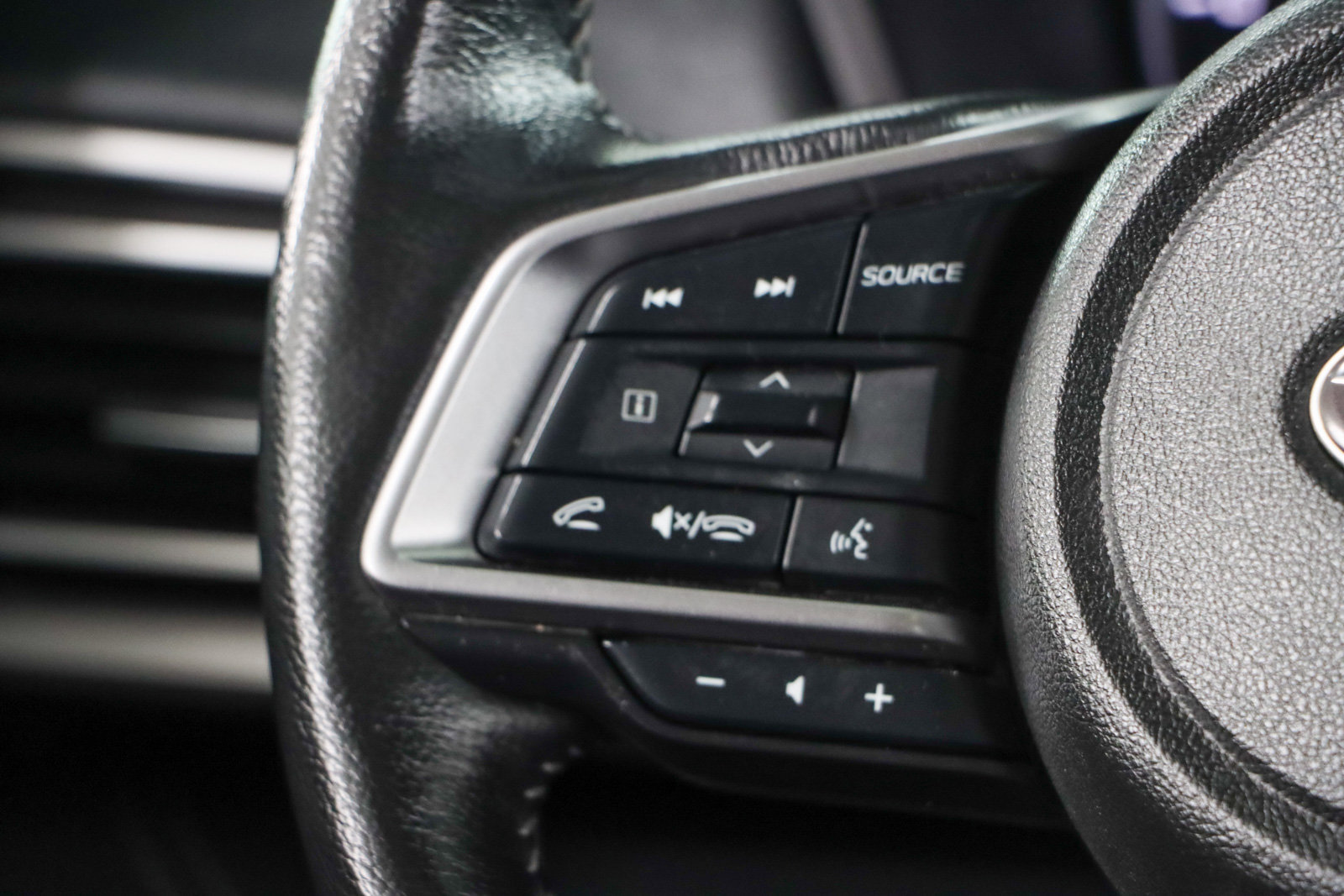 Used 2023 Subaru Outback Limited image 13