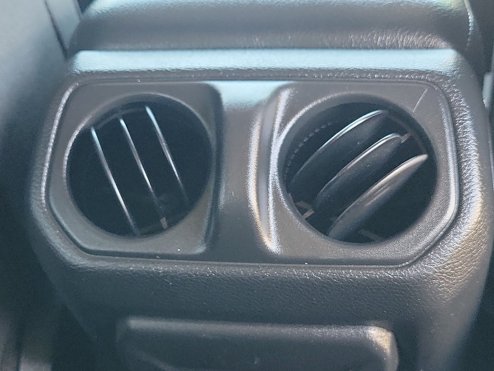 Used 2023 Jeep Wrangler Unlimited Sport AWD/4WD image 23