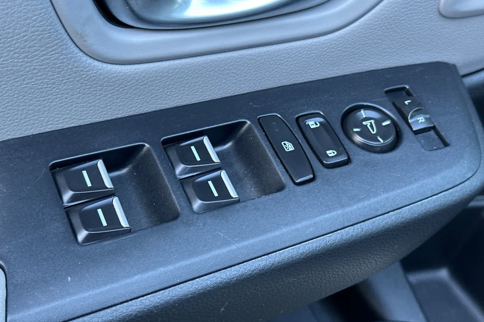 Used 2024 Honda Pilot Touring image 13