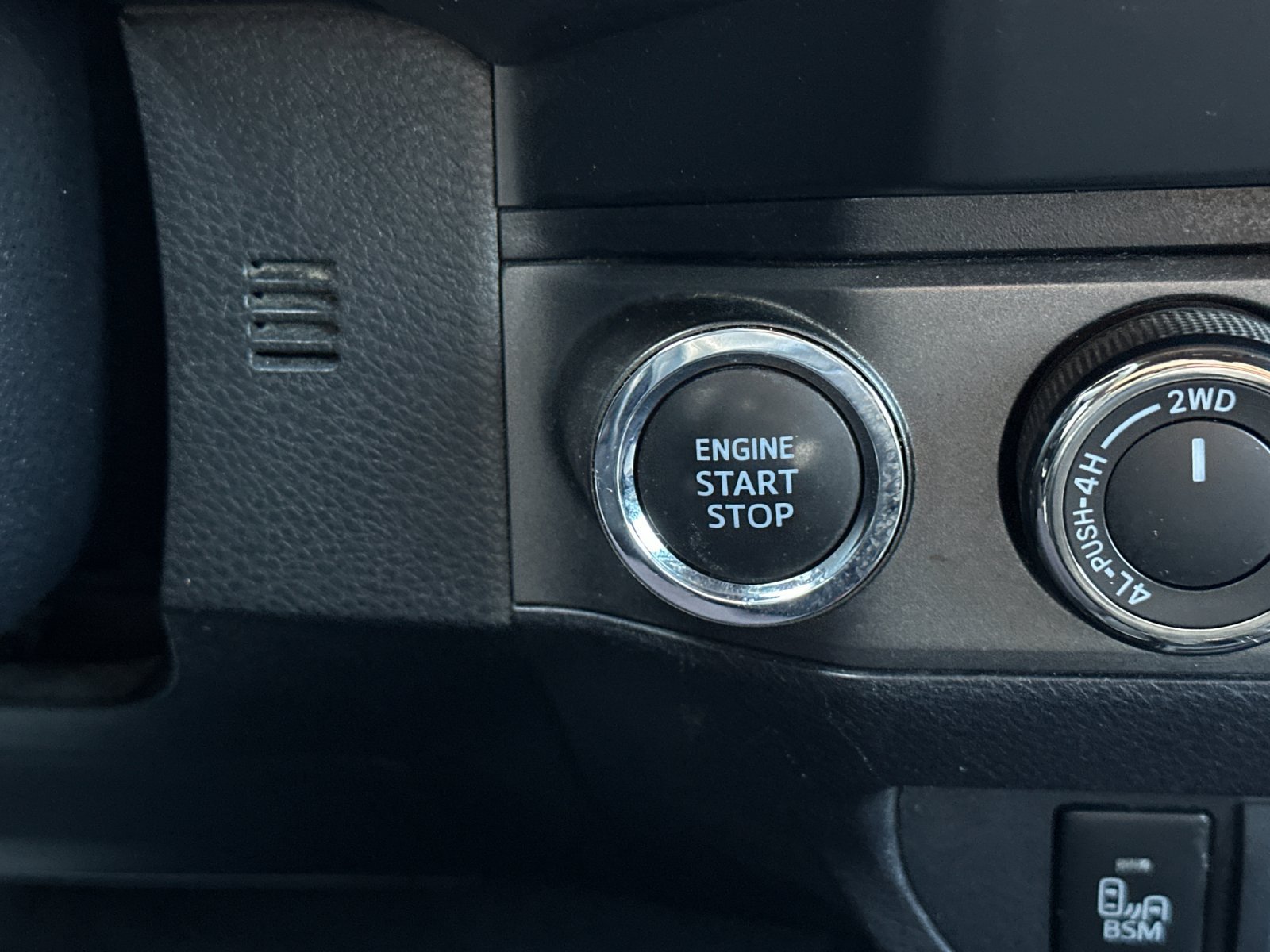 Used 2021 Toyota Tacoma TRD Off-Road w/ Technology Package AWD/4WD image 20
