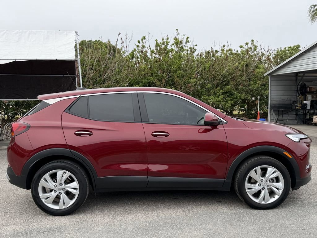 Certified 2025 Buick Encore GX Preferred w/ Advanced Technology Package FWD image 4