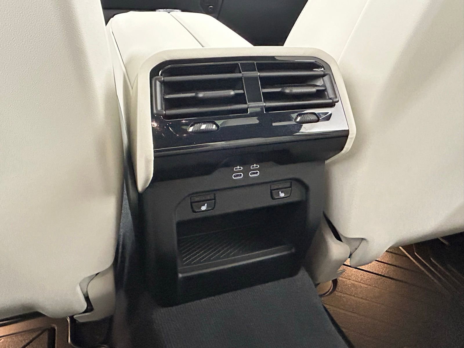 Used 2026 BMW i5 eDrive40 w/ Premium Package image 36