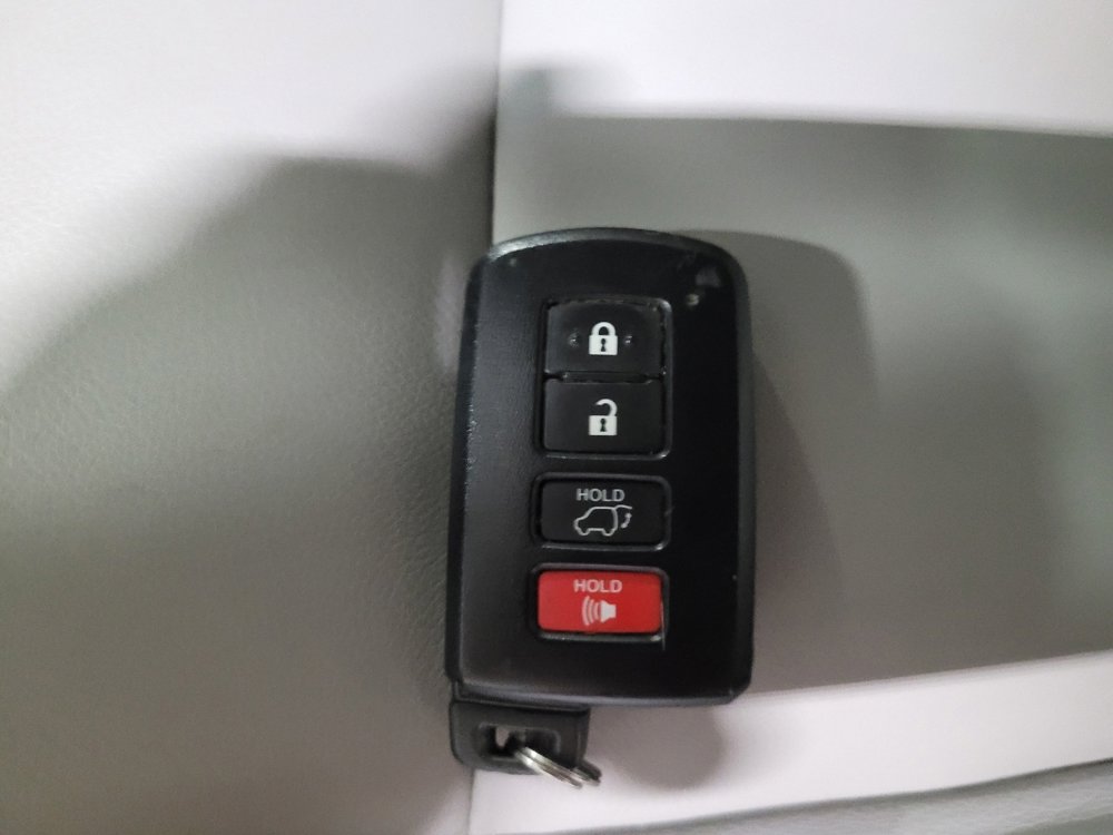 Used 2019 Toyota Highlander XLE image 32