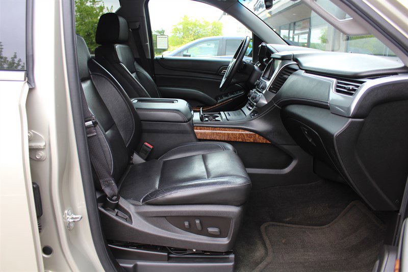 Used 2016 Chevrolet Suburban LTZ AWD/4WD image 33