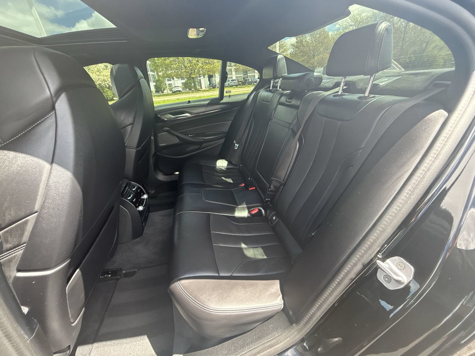 Used 2021 BMW M5 w/ Executive Package AWD/4WD image 25