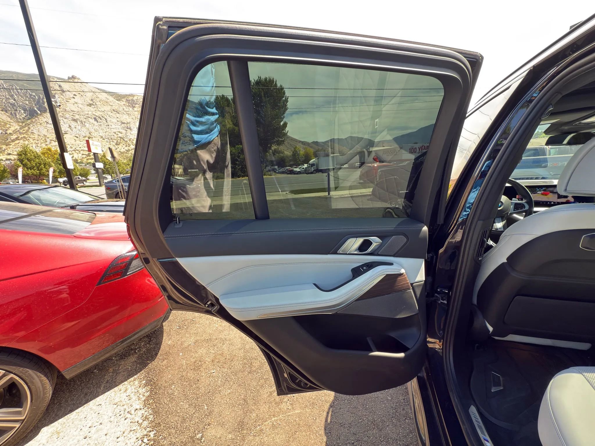 Used 2024 BMW X5 xDrive40i w/ M Sport Package image 23