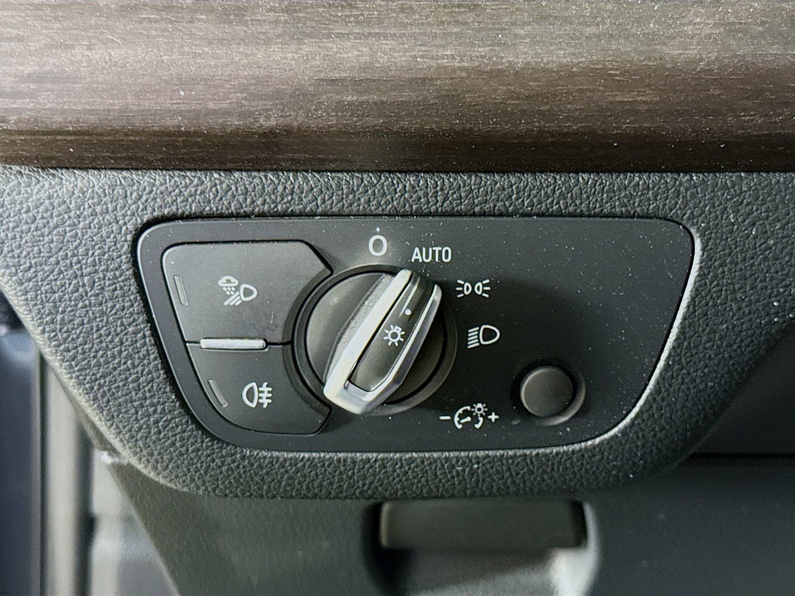 Certified 2023 Audi Q5 2.0T Premium w/ Convenience Package image 10