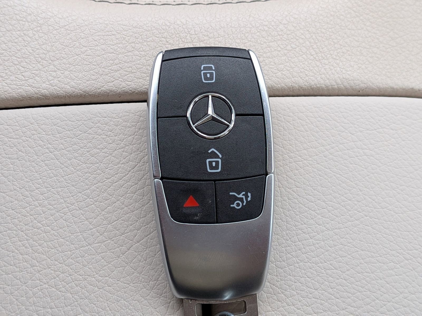 Used 2020 Mercedes-Benz GLS 450 4MATIC image 34