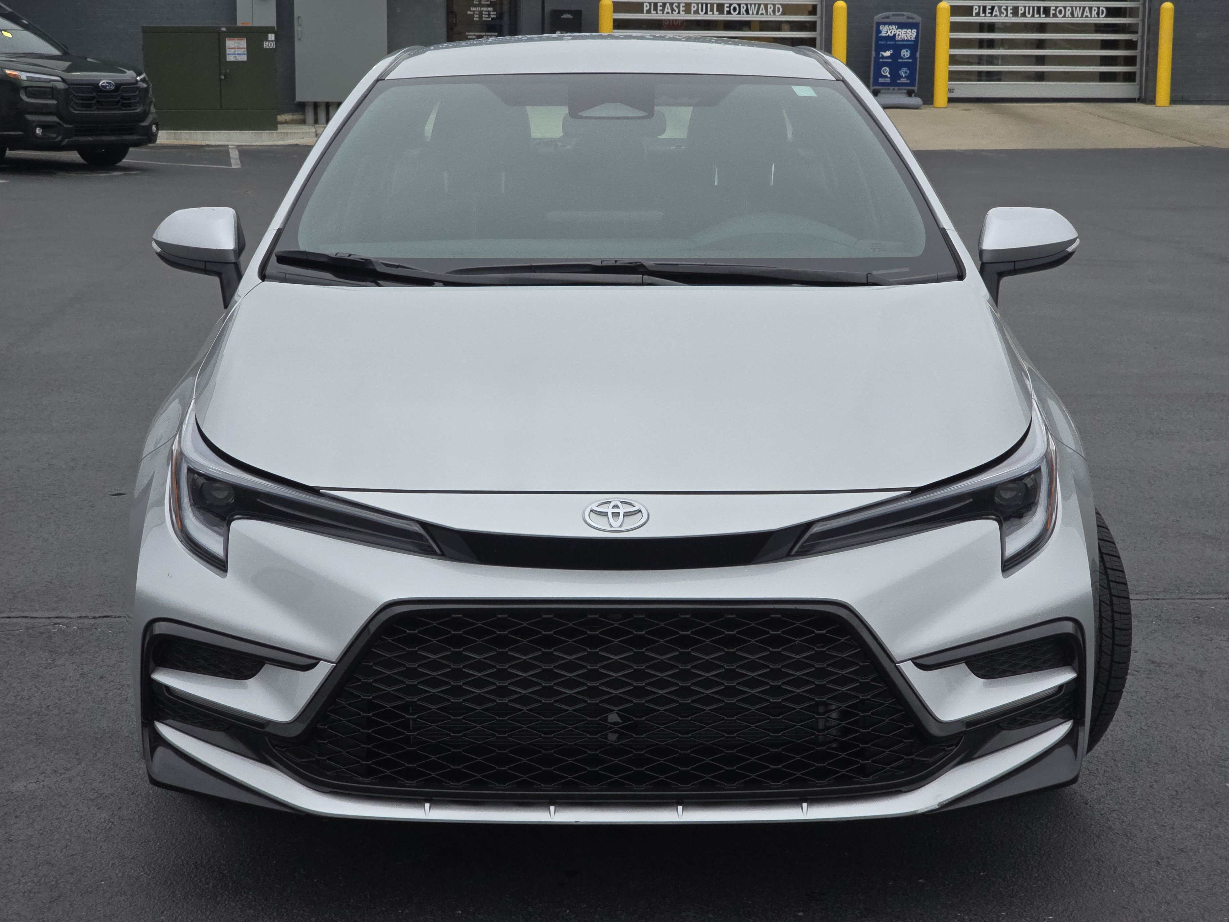 Used 2026 Toyota Corolla SE FWD image 2