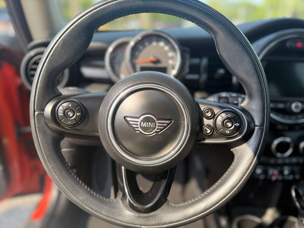Used 2019 MINI Cooper 2-Door Hardtop FWD image 16