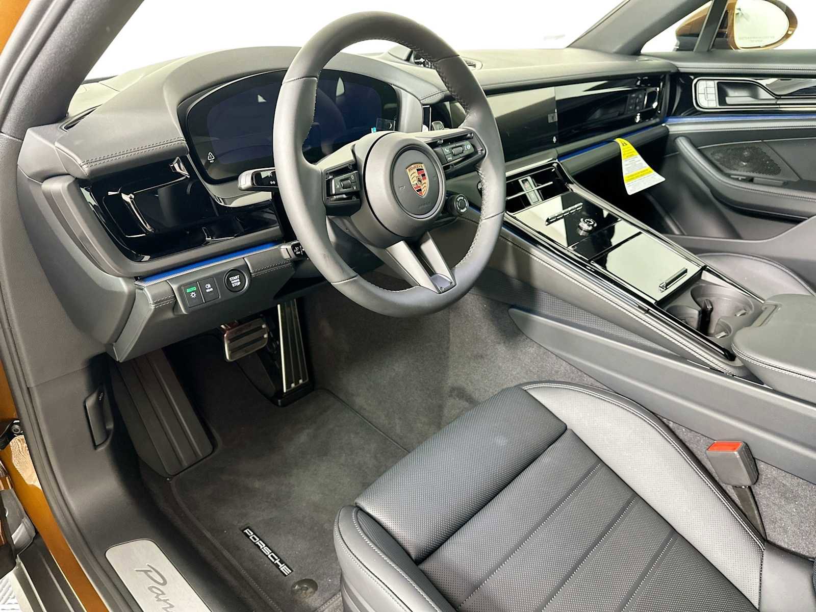 New 2025 Porsche Panamera 4 image 4