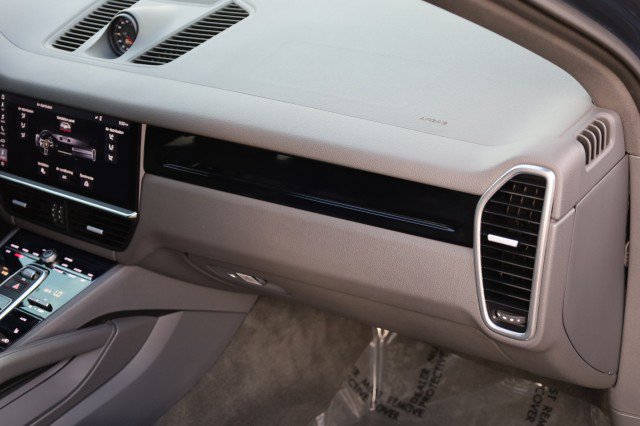 Used 2019 Porsche Cayenne AWD/4WD image 45