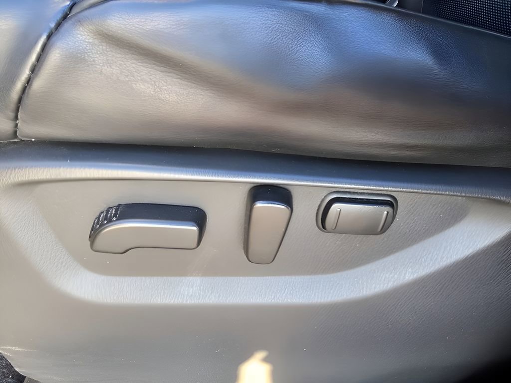 Used 2021 Nissan Armada SL w/ Captain's Chairs Package image 17