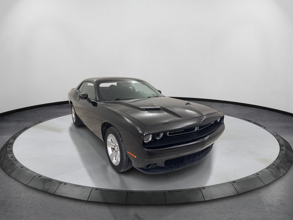 Used 2023 Dodge Challenger SXT RWD image 3