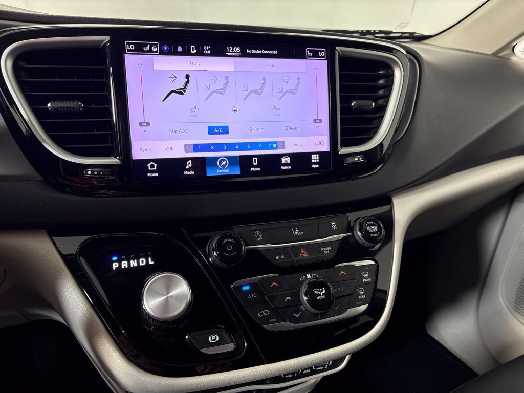 Used 2022 Chrysler Pacifica Touring-L FWD image 32