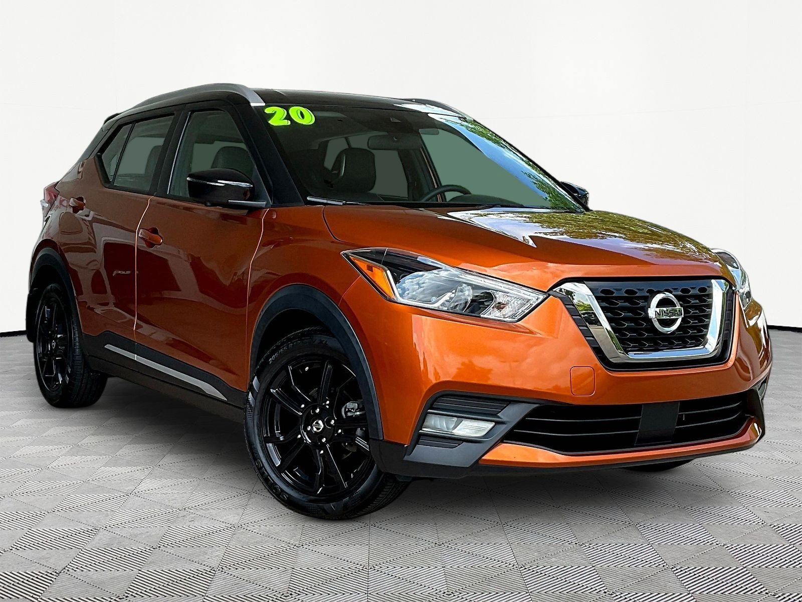 Used 2020 Nissan Kicks SR w/ SR Premium Package FWD image 3