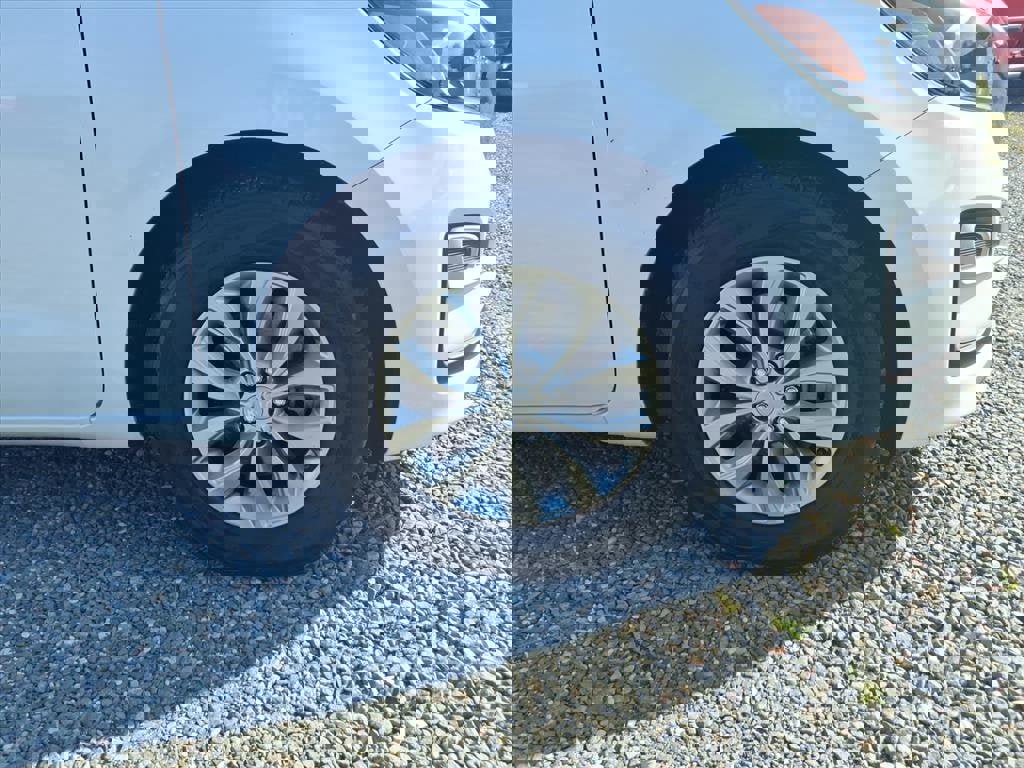 Used 2019 Kia Sedona L image 7