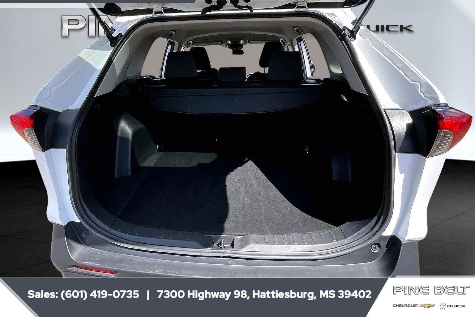 Used 2025 Toyota RAV4 XLE AWD/4WD image 21