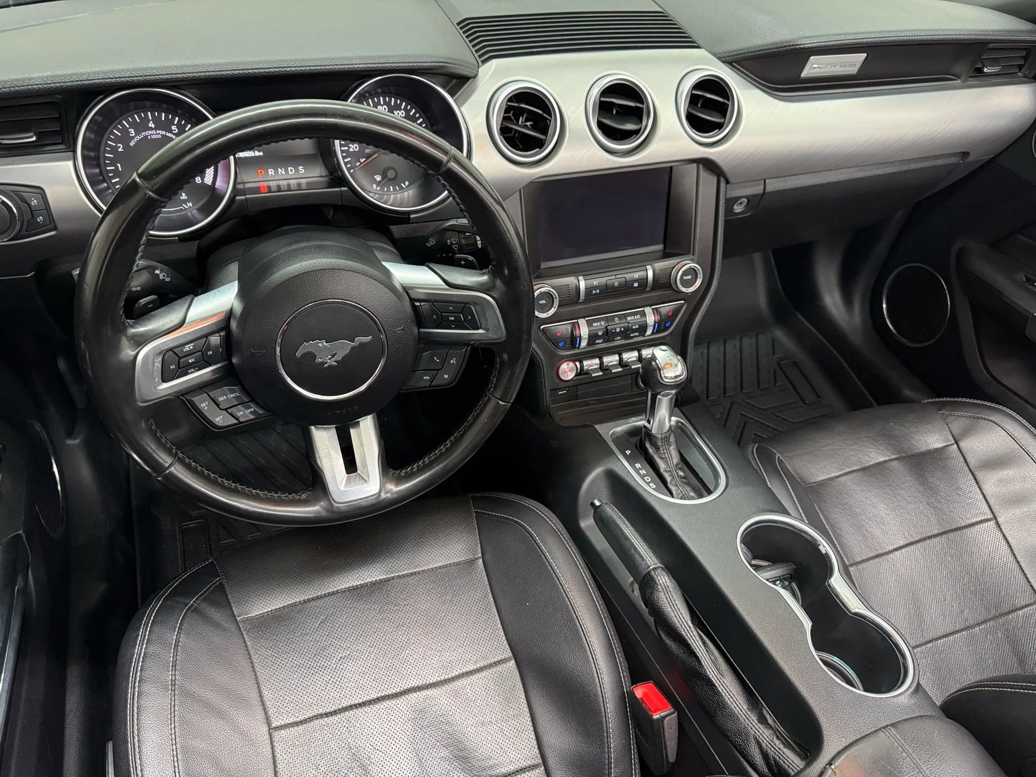 Used 2019 Ford Mustang Premium image 2
