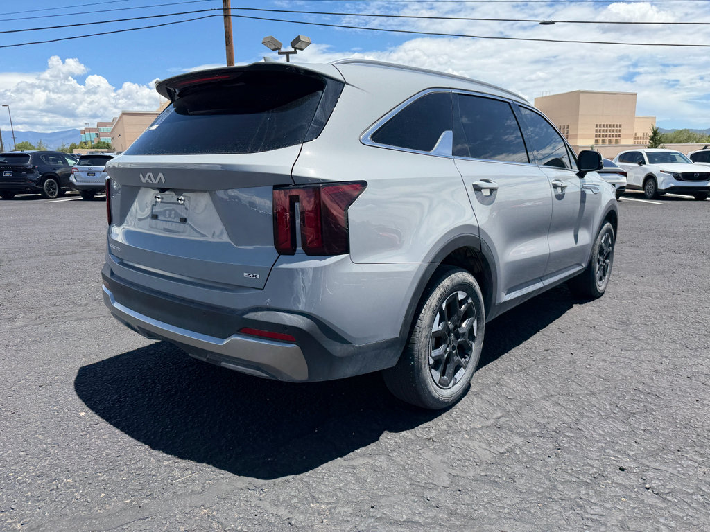 Used 2025 Kia Sorento S AWD/4WD image 4