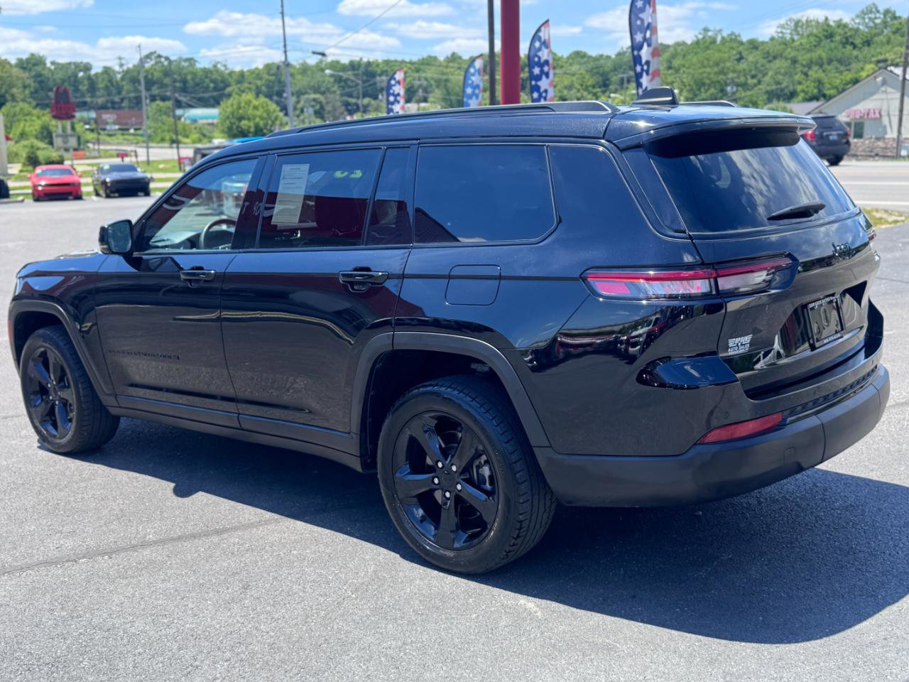 Used 2023 Jeep Grand Cherokee L Laredo RWD image 5