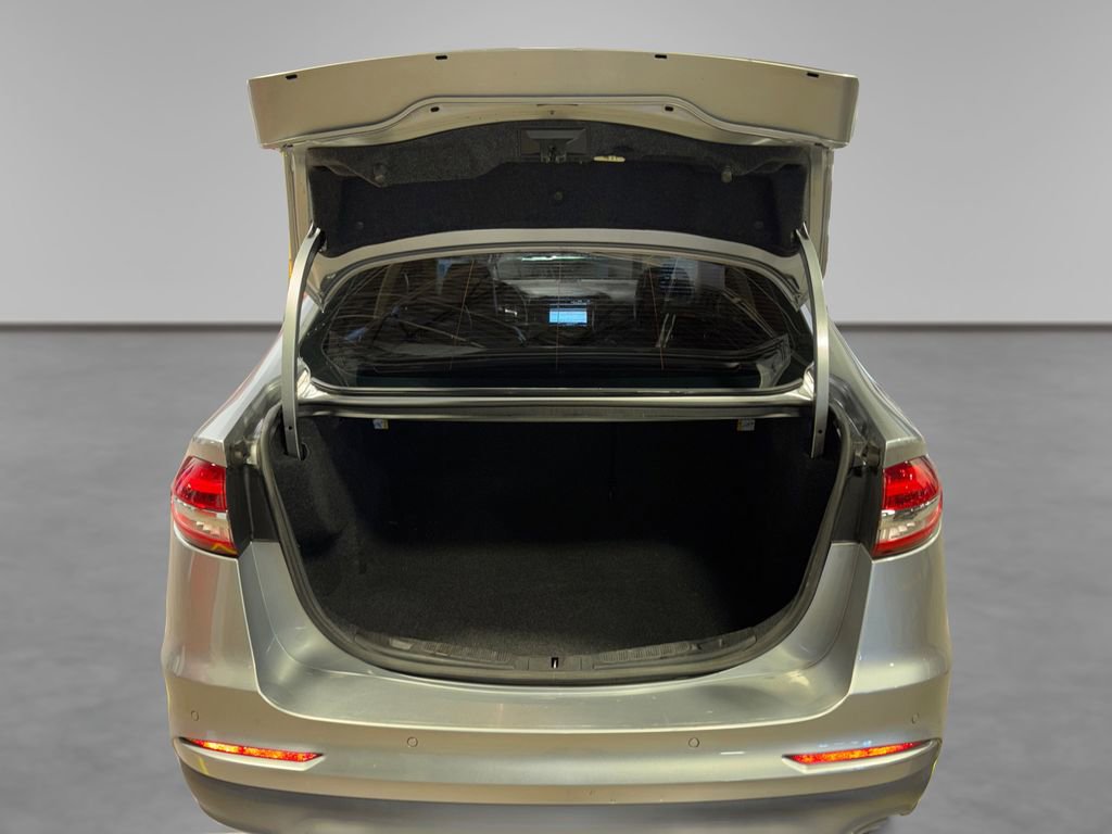 Used 2020 Ford Fusion SE w/ Equipment Group 151A image 12