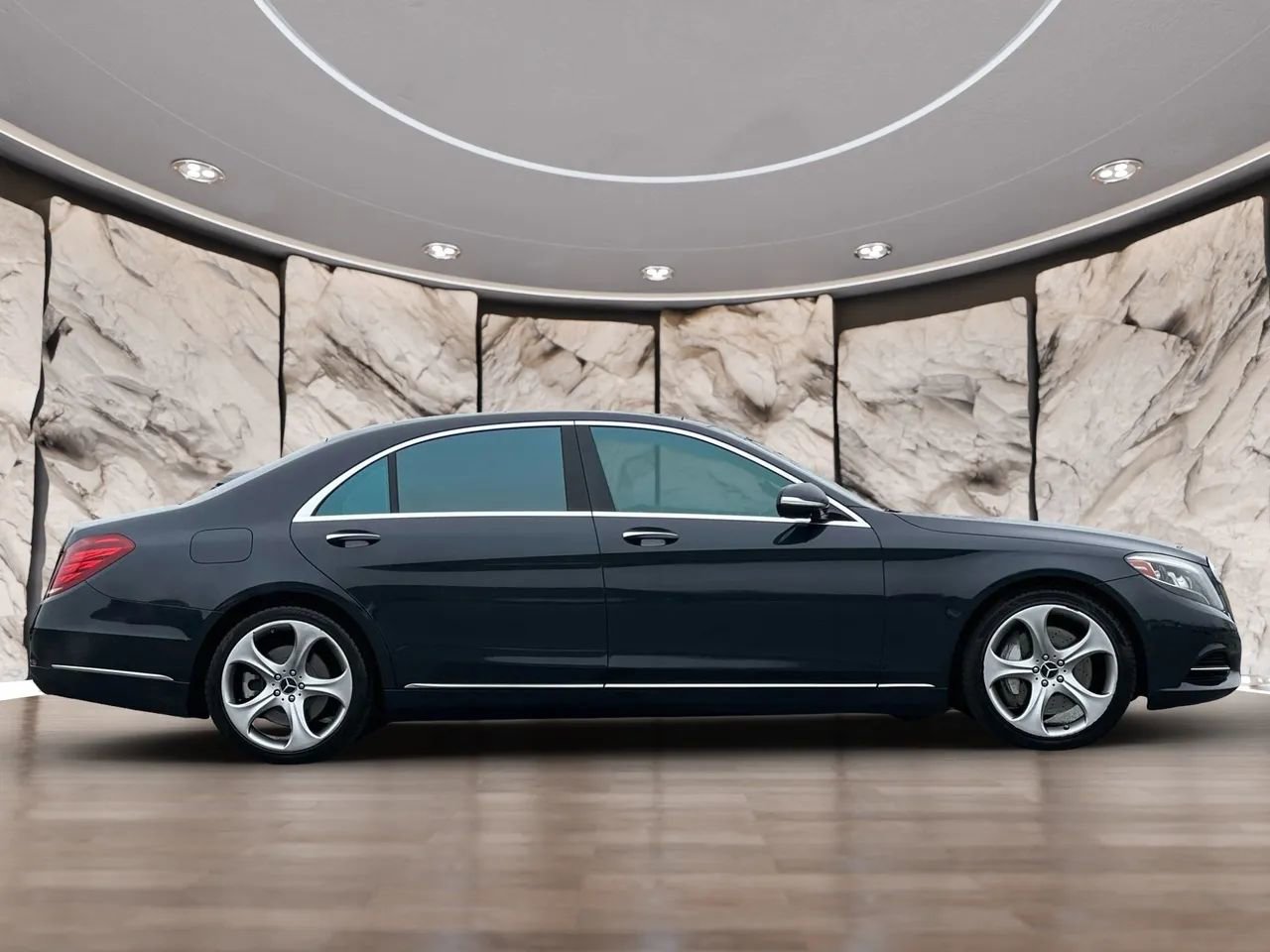 Used 2014 Mercedes-Benz S 550 Sedan image 4