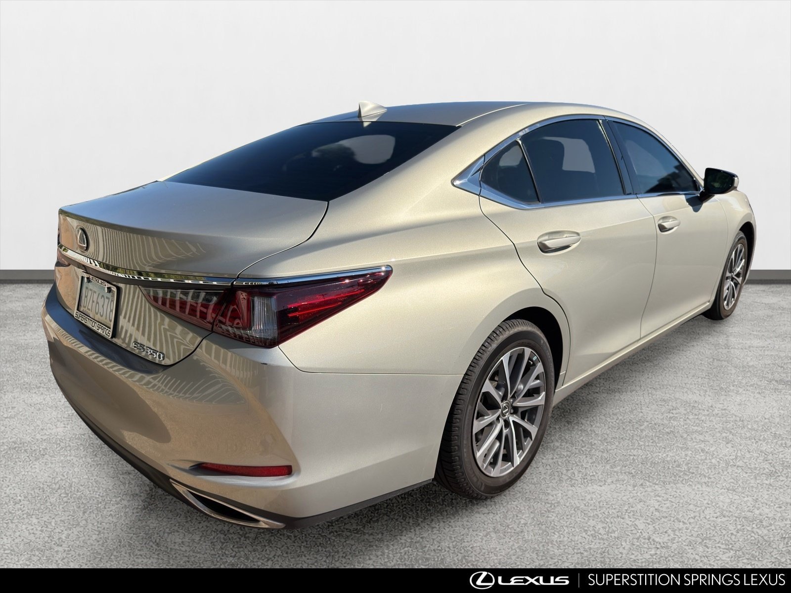 Used 2022 Lexus ES 350 w/ Accessory Package FWD image 4
