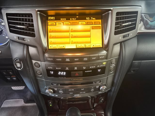 Used 2011 Lexus LX 570 4WD w/ Luxury Pkg image 5