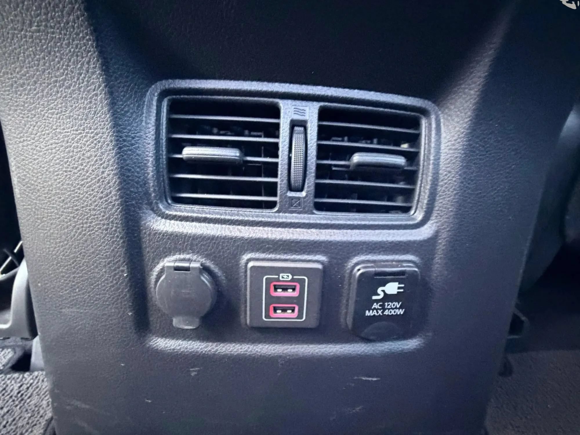 Used 2019 Nissan Titan SV w/ SV Convenience Package RWD image 25
