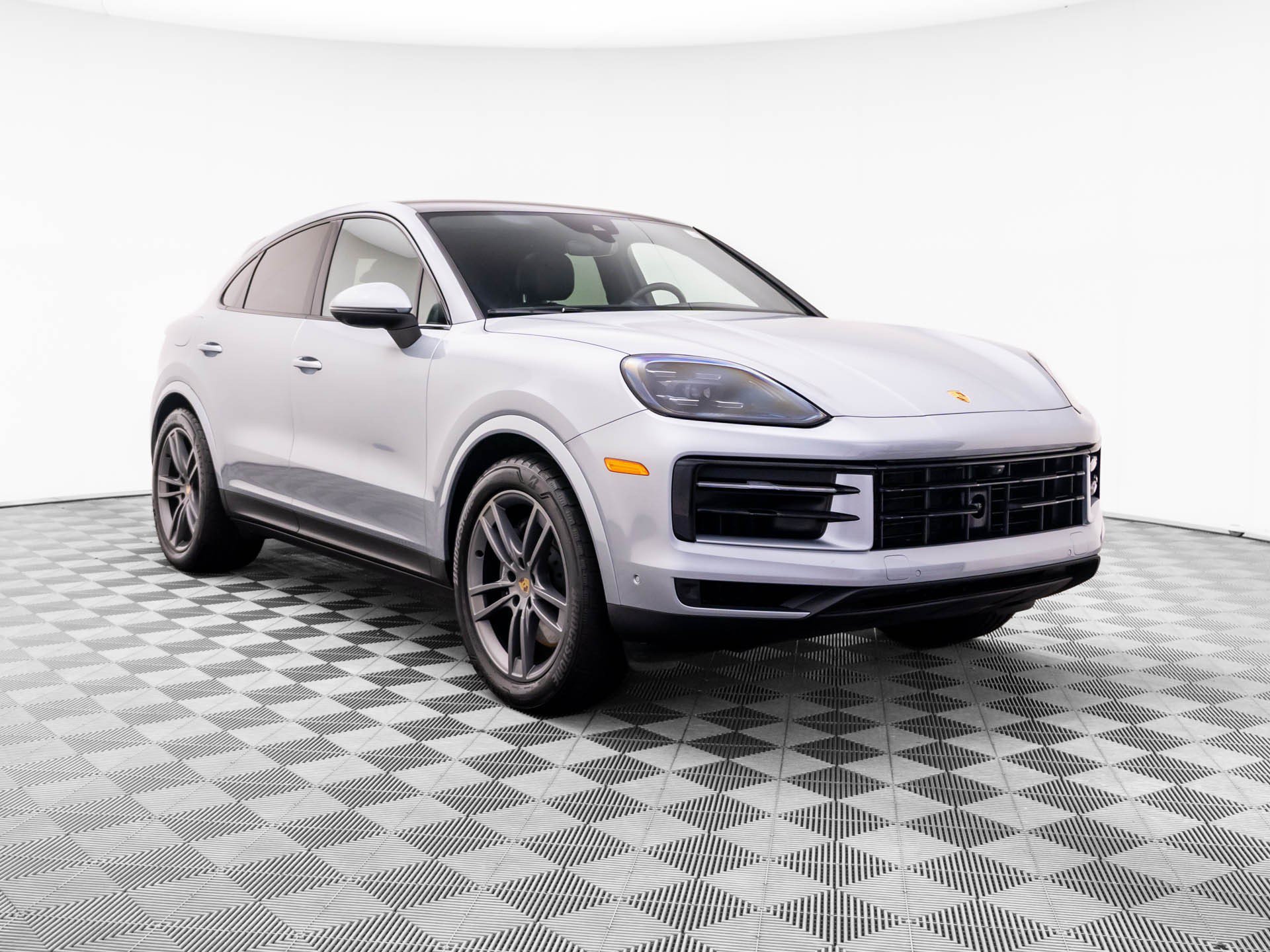 Certified 2024 Porsche Cayenne Coupe AWD/4WD image 6