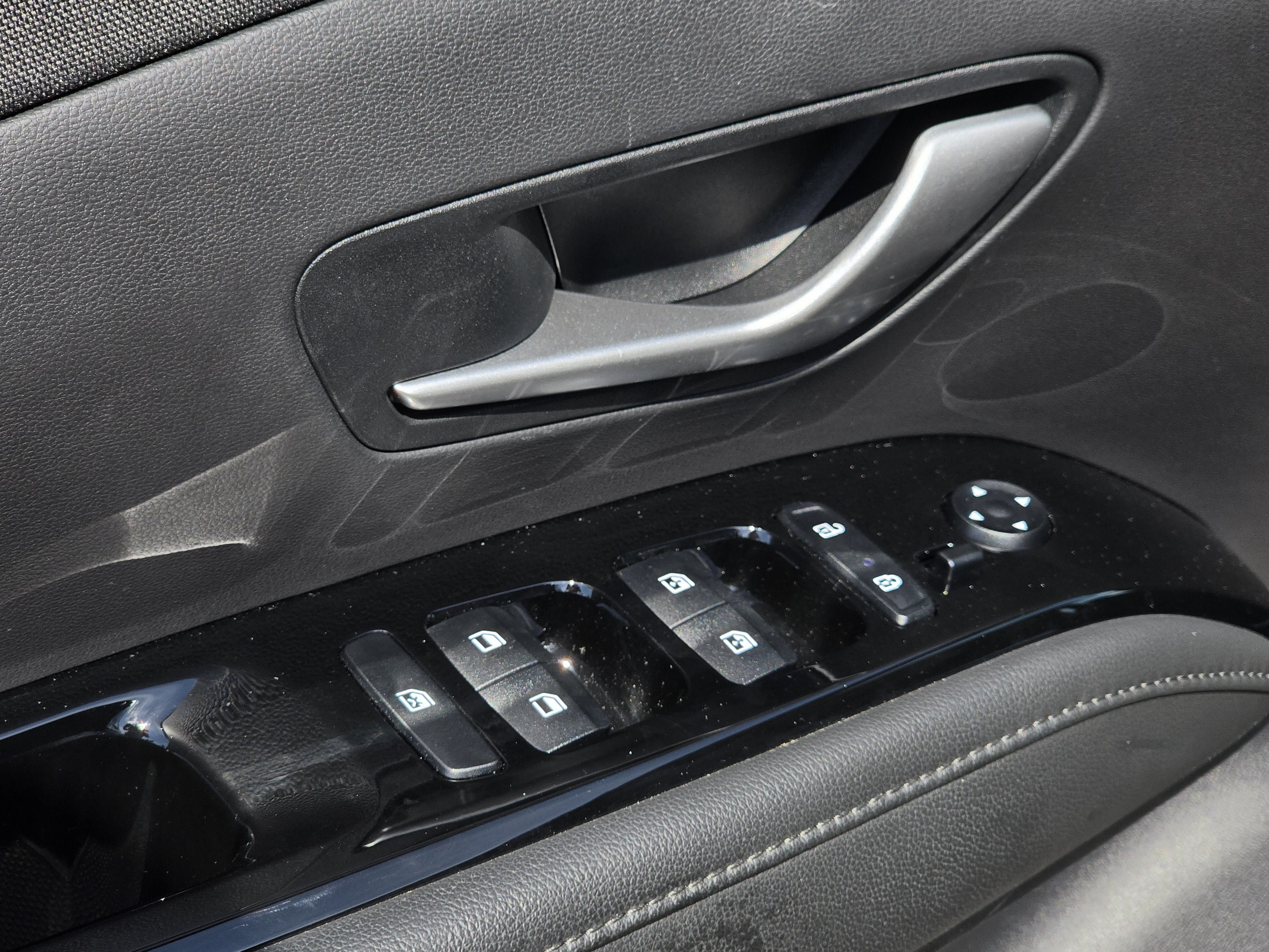 Used 2024 Hyundai Tucson Limited FWD image 30